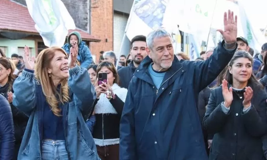 Tras haber renunciado como intendente, Ferraresi fue designado por su esposa como asesor