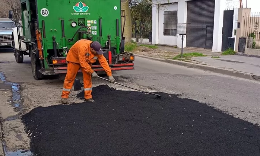 Nuevas obras de bacheo en calles de Monte Grande