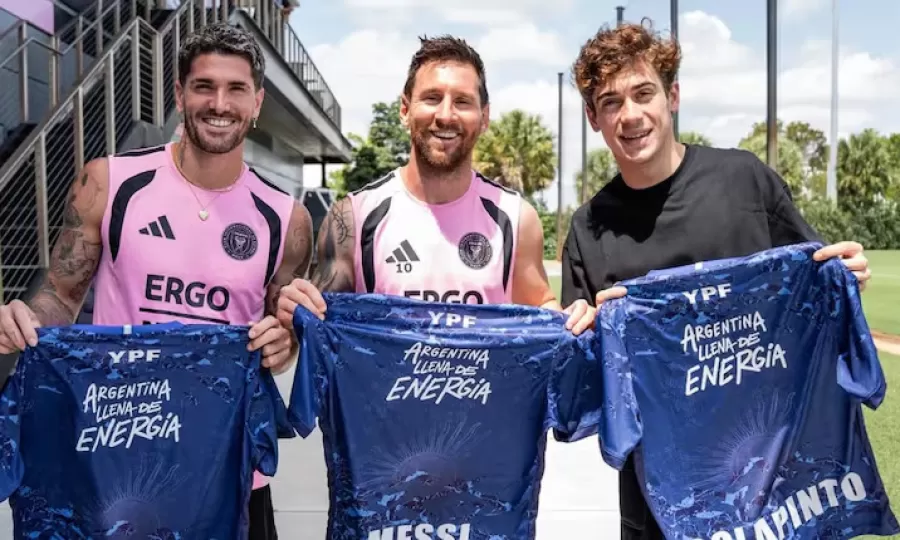 Franco Colapinto cumpli&oacute; su sue&ntilde;o y conoci&oacute; a Lionel Messi antes del Gran Premio de Miami de la F&oacute;rmula 1