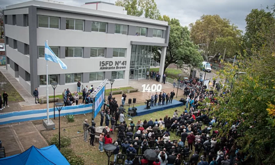 Inauguraron el nuevo edificio del Instituto de Formaci&oacute;n Docente N&deg; 41