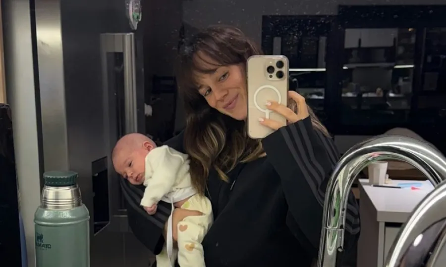 Mica Lapeg&uuml;e habl&oacute; del dif&iacute;cil momento que vivi&oacute; tras ser mam&aacute;