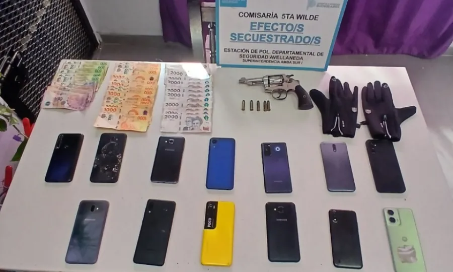 Detuvieron a un joven y secuestraron un arma y dos motos robadas