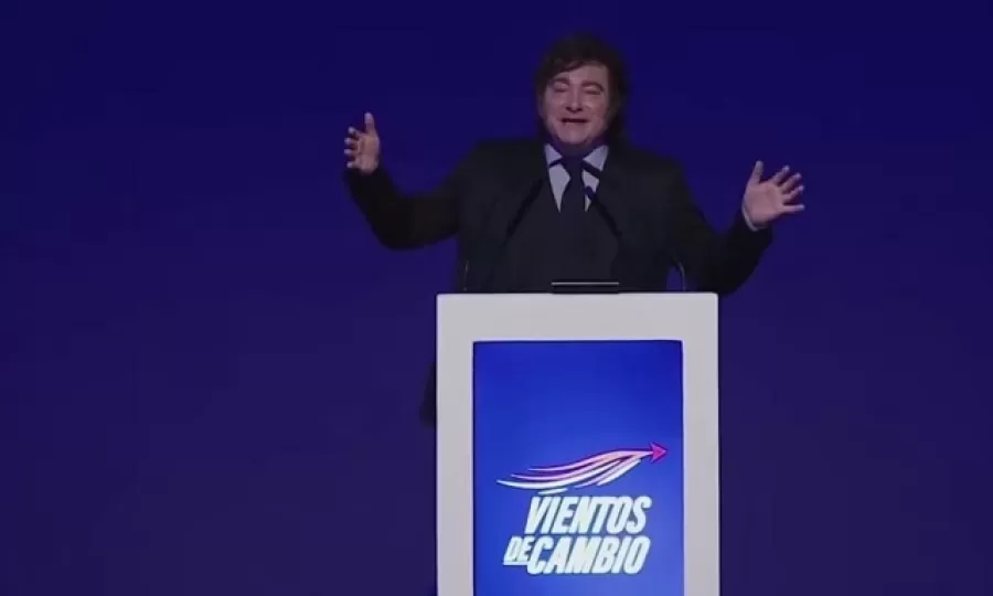 Milei: "Yo ya tengo mi futuro asegurado, si no ganamos la sociedad se est&aacute; suicidando"