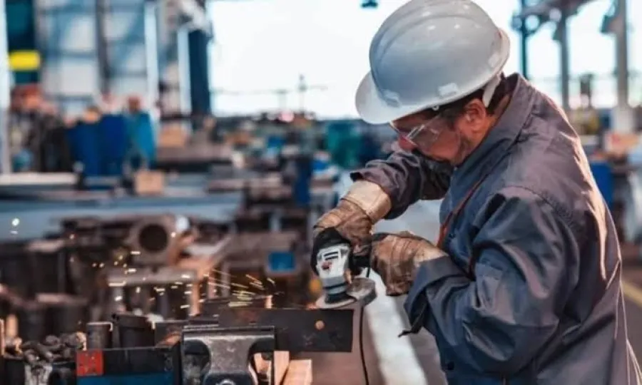 La industria cay&oacute; en septiembre y acumula nueve meses en baja