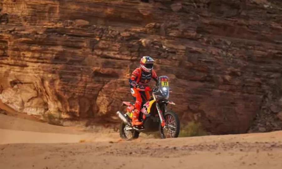 El argentino Luciano Benavides gan&oacute; la quinta etapa en la categor&iacute;a motos