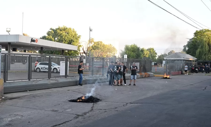 La UIA lament&oacute; el cierre de Fate y advirti&oacute; que la industria enfrenta competencia global con pr&aacute;cticas desleales