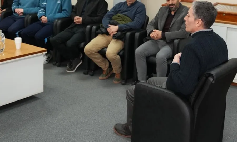 Gray entreg&oacute; un subsidio al Instituto Senderos Azules por la participaci&oacute;n de 10 alumnos en las Olimp&iacute;adas Matem&aacute;ticas