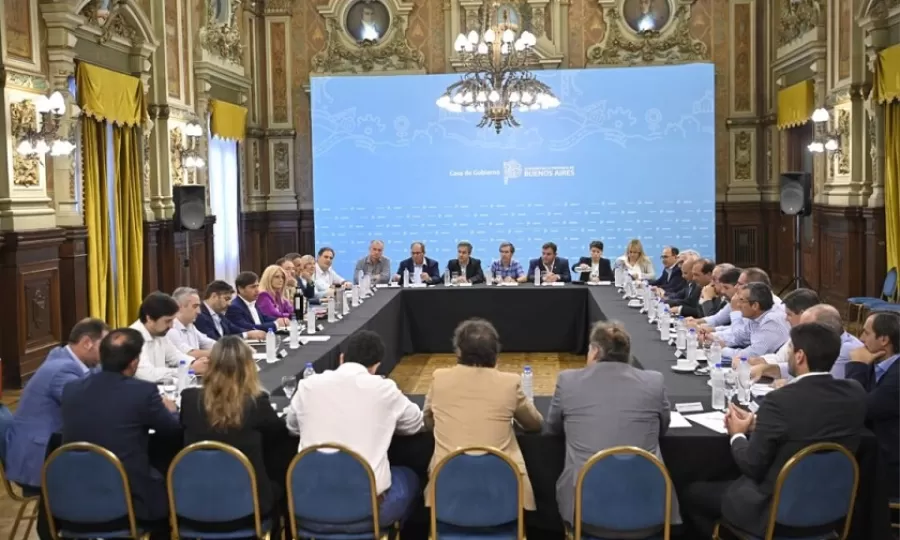 Kicillof recibe a intendentes para analizar los impactos de la crisis sanitaria