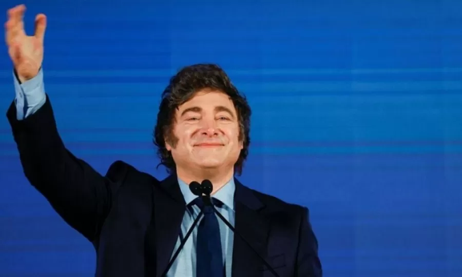 Denuncian a Milei por presunto manejo irregular de fondos previsionales