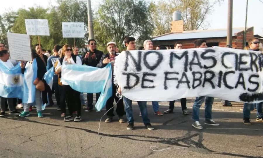 En la Argentina de Milei, cierran 30 empresas por d&iacute;as por las condiciones econ&oacute;micas