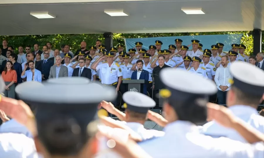 Kicillof encabez&oacute; el acto de egreso de 1.500 oficiales: &ldquo;Estamos devolviendo el prestigio a nuestra Polic&iacute;a&rdquo;
