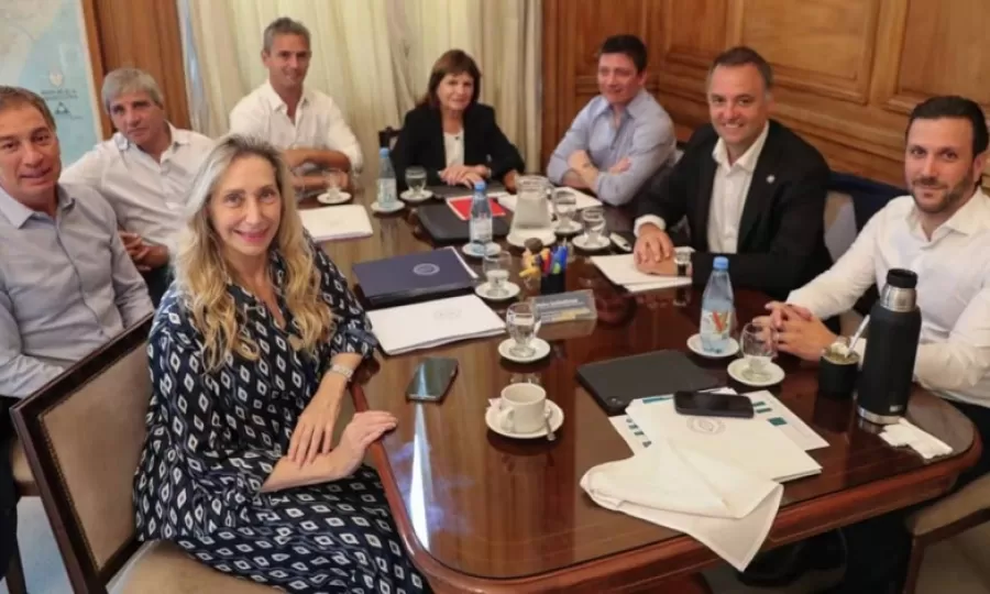 El Gobierno nacional apuesta a cerrar la crisis interna con un nuevo encuentro de la mesa pol&iacute;tica