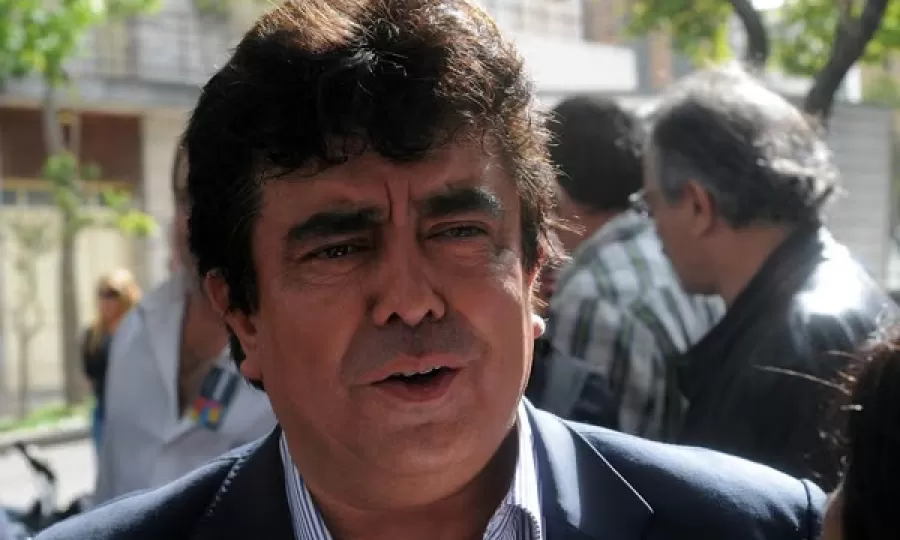 Espinoza pidi&oacute; suspender la adjudicaci&oacute;n de AySA y hacer p&uacute;blica su tasaci&oacute;n