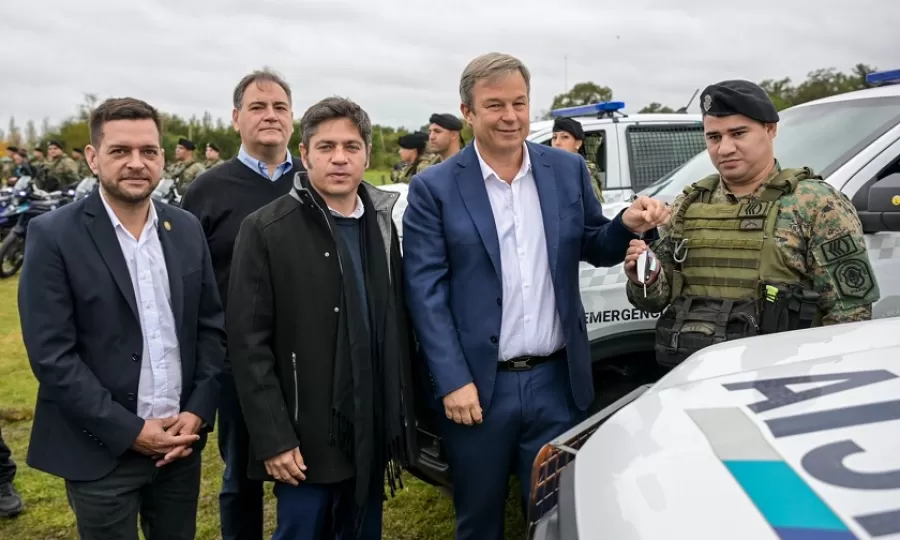Kicillof, Cascallares y Fabiani inauguraron dos bases policiales y entregaron patrulleros