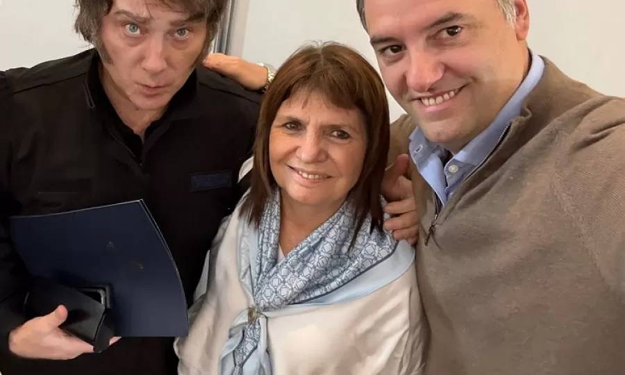 Patricia Bullrich quiere que Milei eche a Manuel Adorni