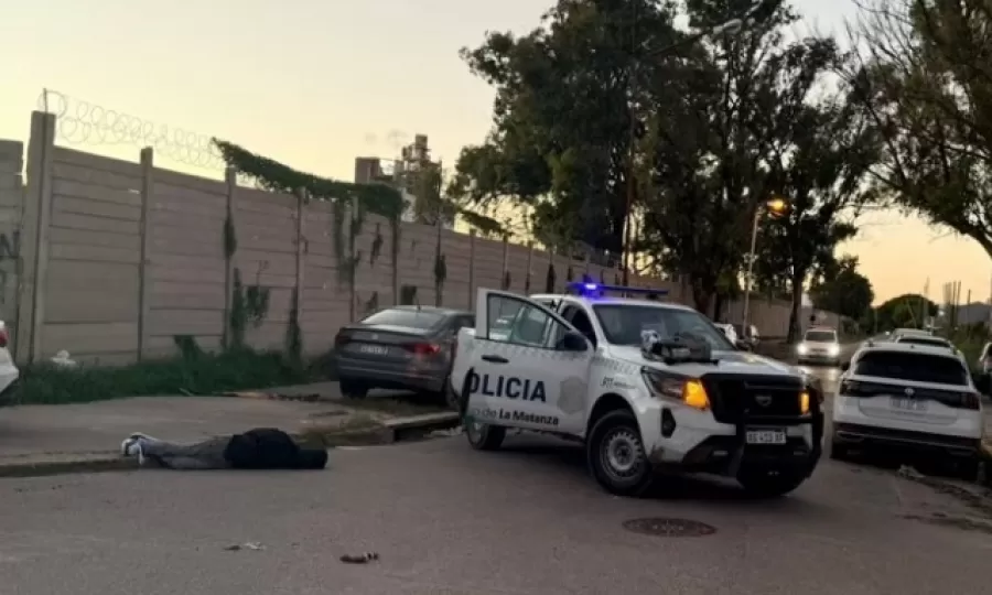 Entraron a robar a una casa, escaparon y se tirotearon con la Polic&iacute;a: un ladr&oacute;n muri&oacute; y otro fue detenido
