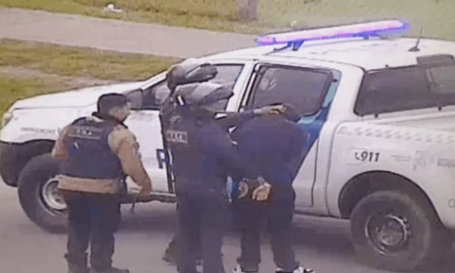 Detuvieron a un hombre que circulaba en un auto robado y quiso escapar