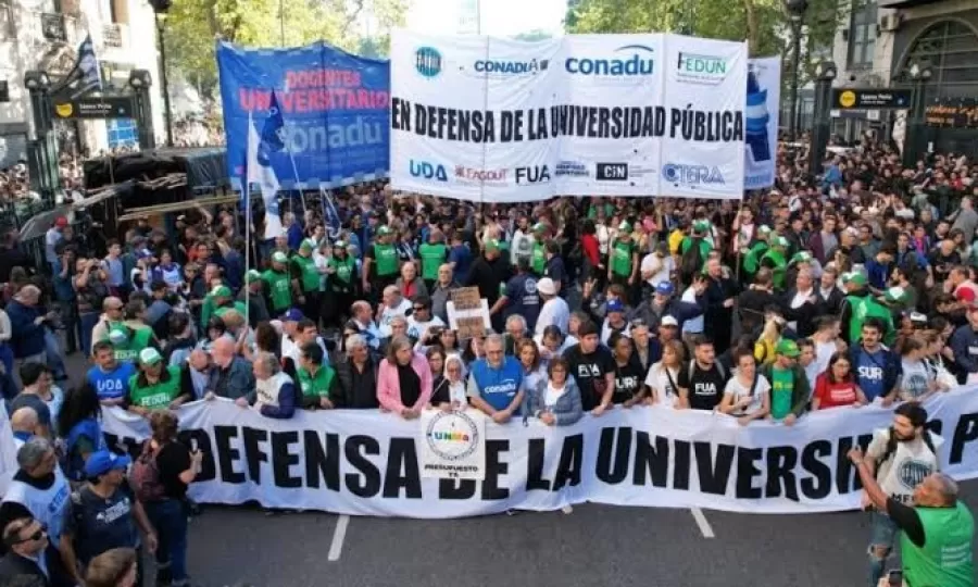 Gremios exigen recomposici&oacute;n salarial y m&aacute;s fondos para las universidades