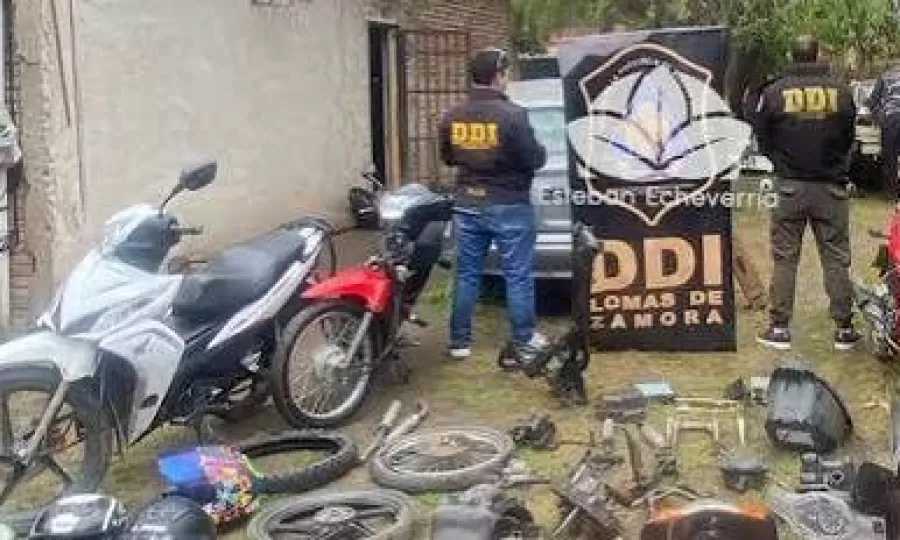 La polic&iacute;a desbarat&oacute; una banda que robaba veh&iacute;culos para vender las autopartes