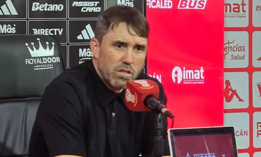 Eduardo Coudet tuvo que aclarar una situaci&oacute;n tras la victoria de River contra Hurac&aacute;n