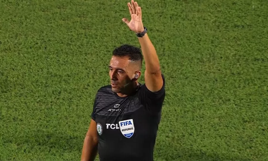 Denunciaron al &aacute;rbitro Lobo Medina tras la filtraci&oacute;n de supuestos chats en los que arreglar&iacute;a partidos