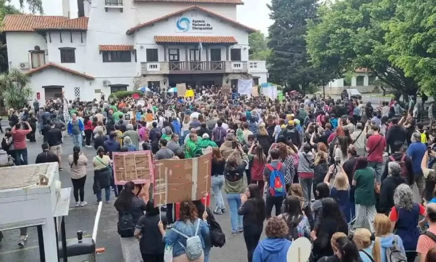 Incidentes en ANDIS: manifestantes irrumpieron en la Agencia Nacional de Discapacidad
