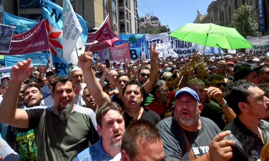 Tras el paro docente, organizaciones sociales y gremiales activan nuevas medidas de fuerza contra Milei
