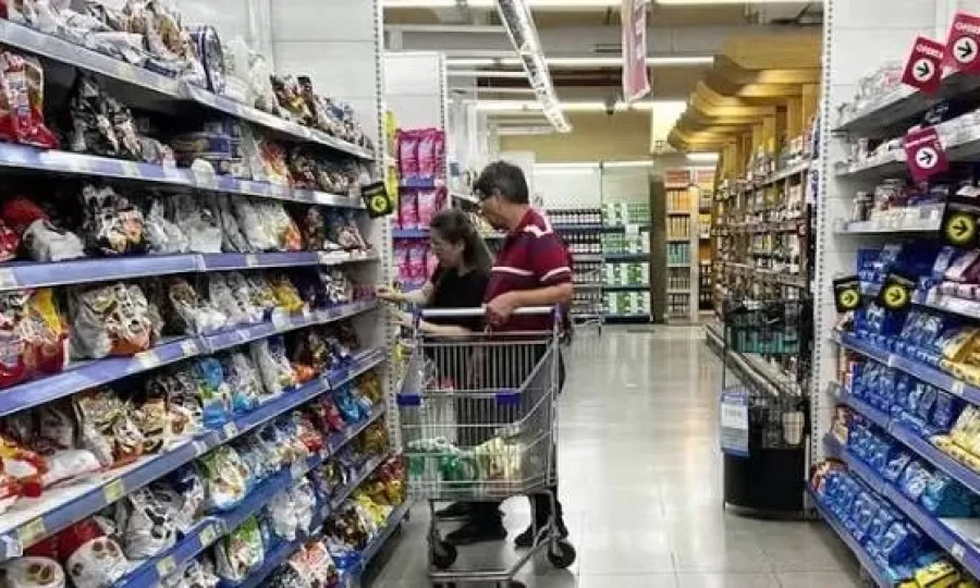 El consumo masivo cay&oacute; 1% en septiembre y acumula una baja cercana al 3% en 2026
